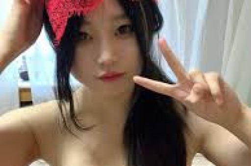 38岁张雨绮近况曝光！经历2段失败婚姻如今直播情绪失控引热议