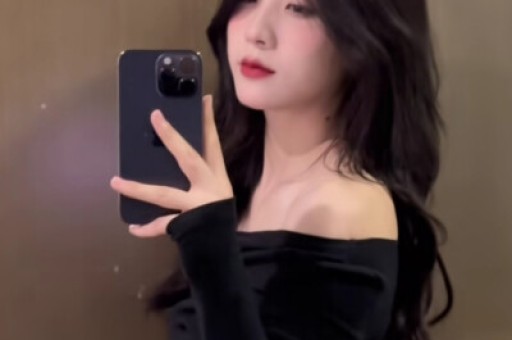 斗鱼女主播忘关摄像头私密画面流出！虚假人设彻底翻车