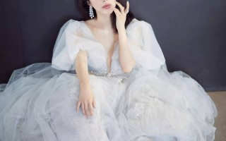 李菲儿《男人装》封面被扒！清纯玉女形象崩塌当年为红竟如此大胆？